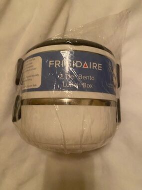Brand NewFrigidaire 2-Tier Bento Lunch Box - White